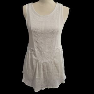 Knox Rose White High Low Tank Top Eyelet and Flowers Size Medium